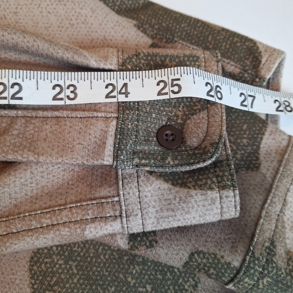 Cabela's Outdoor Gear Womens Medium Button Down Shirt Camo Hunting Military - Picture 15 of 15